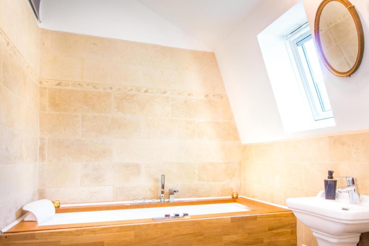 Jacuzzi - La Petite Romantique - Flobnb ラン エクステリア 写真